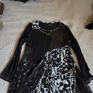 Radzoli Black and White Long Sleeve Dress